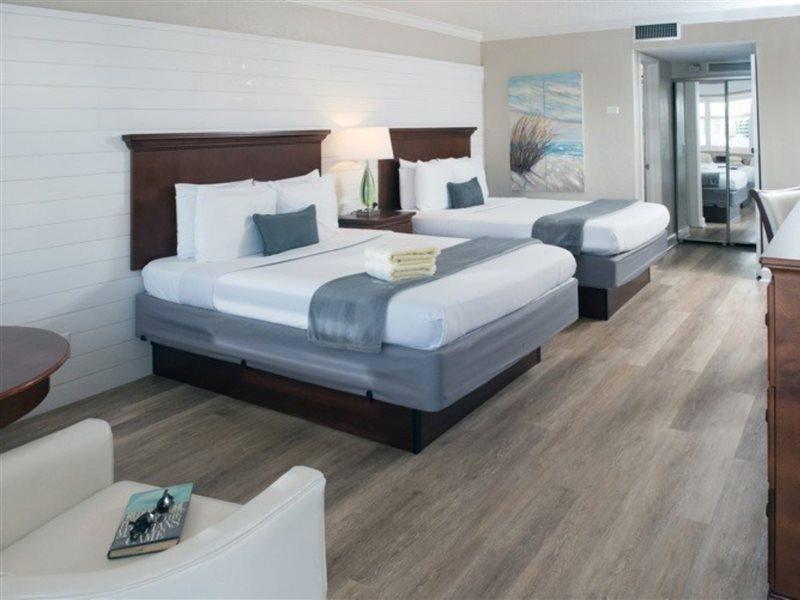 Thunderbird Beach Resort Treasure Island Extérieur photo