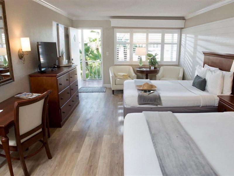 Thunderbird Beach Resort Treasure Island Extérieur photo