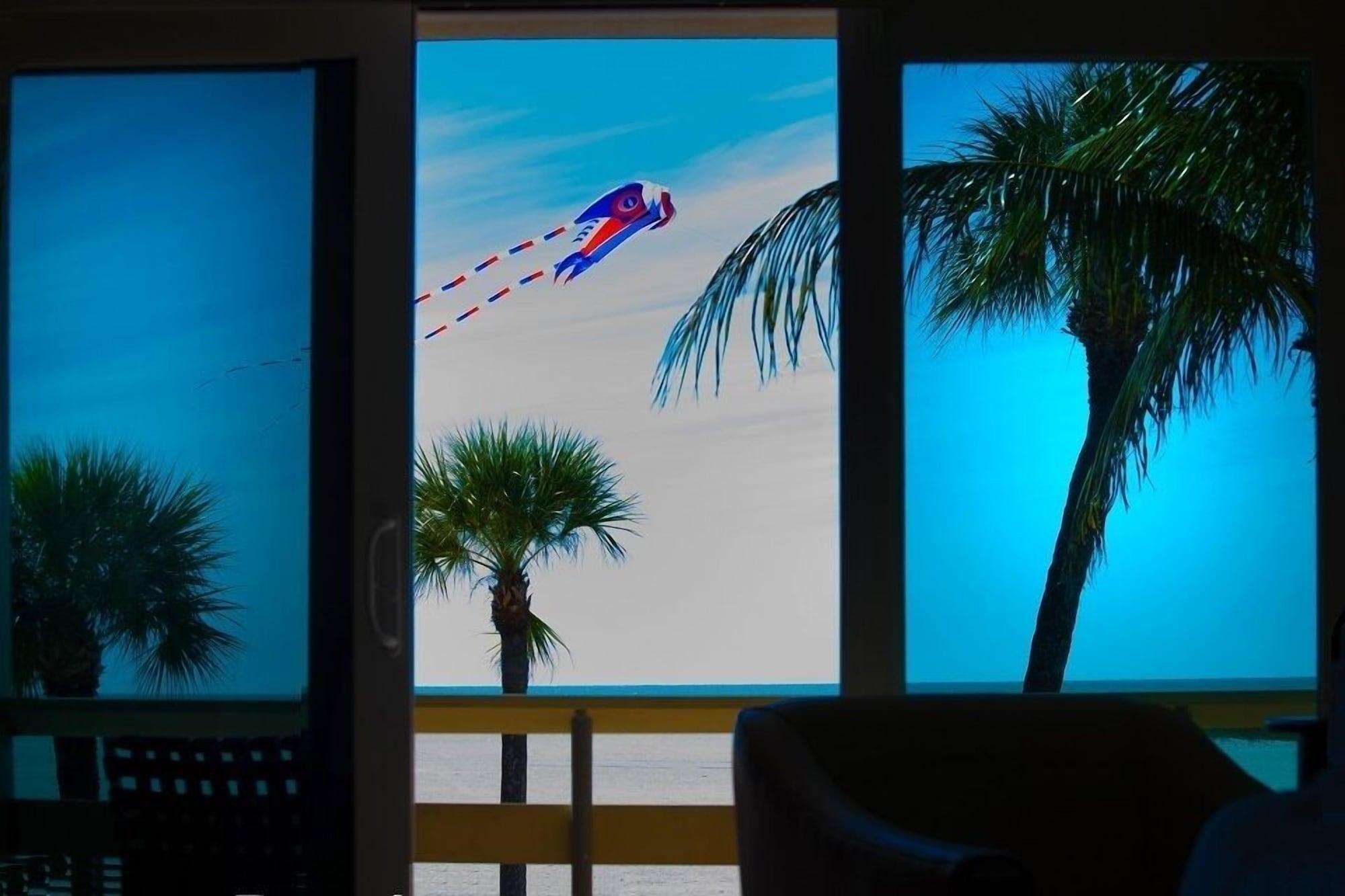 Thunderbird Beach Resort Treasure Island Extérieur photo