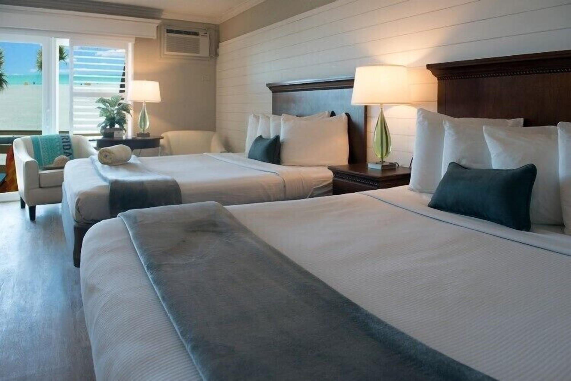 Thunderbird Beach Resort Treasure Island Extérieur photo