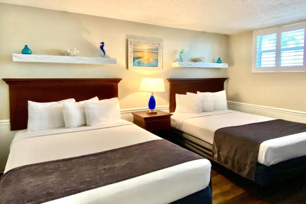 Thunderbird Beach Resort Treasure Island Extérieur photo