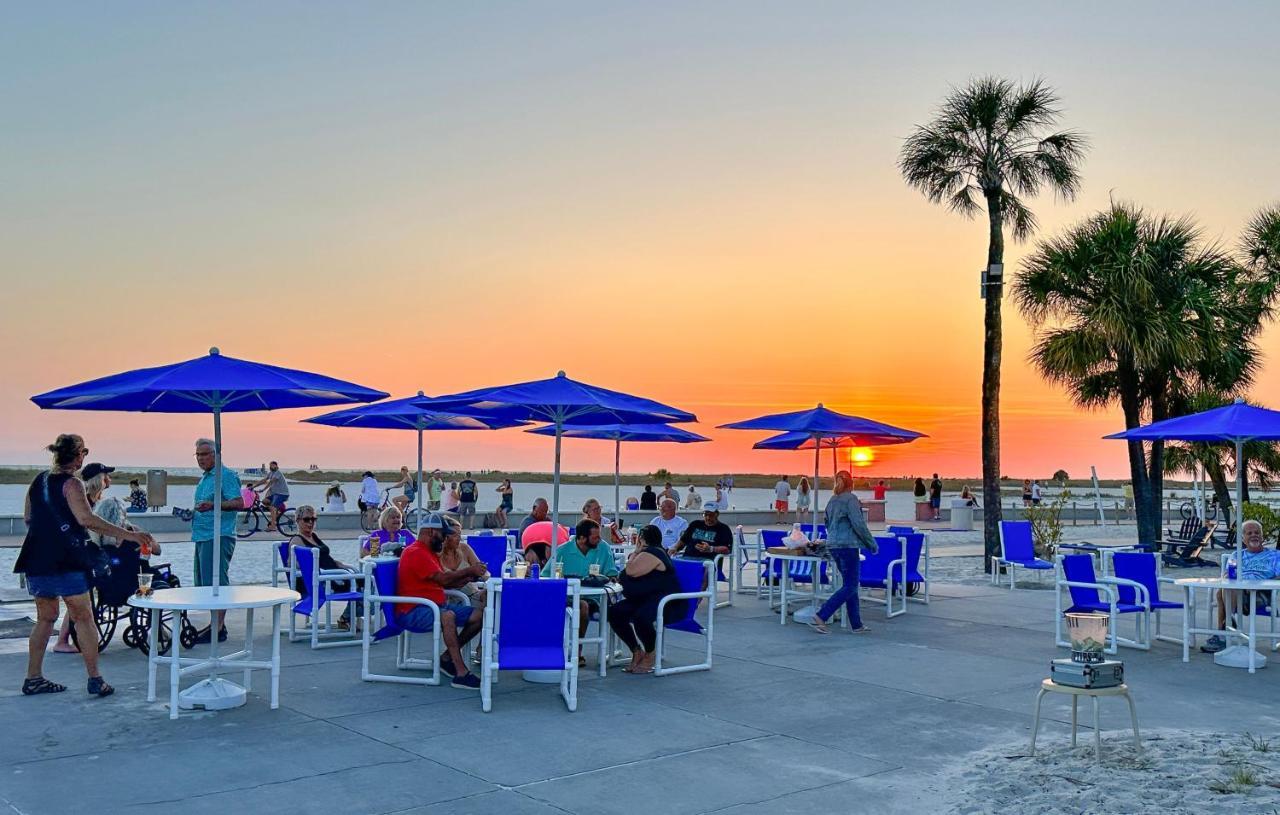 Thunderbird Beach Resort Treasure Island Extérieur photo