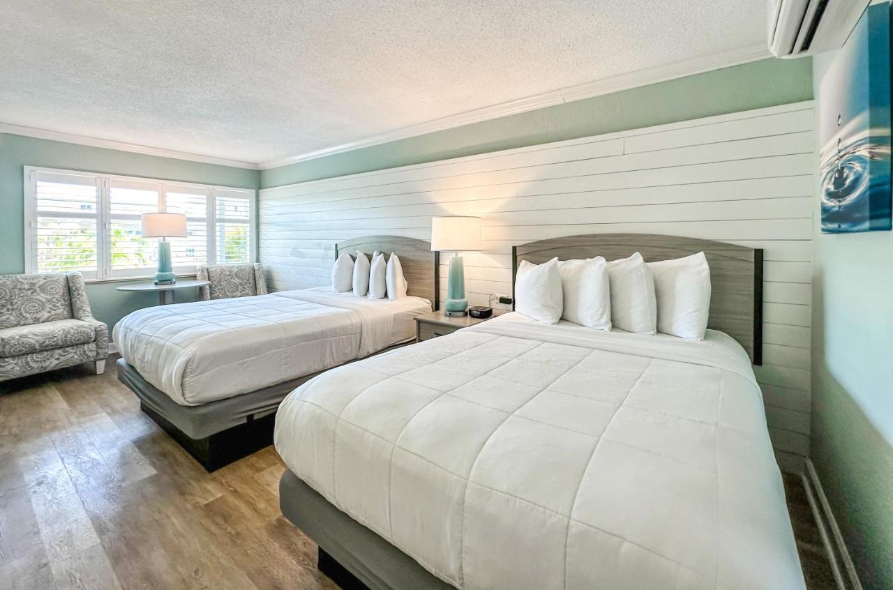 Thunderbird Beach Resort Treasure Island Extérieur photo