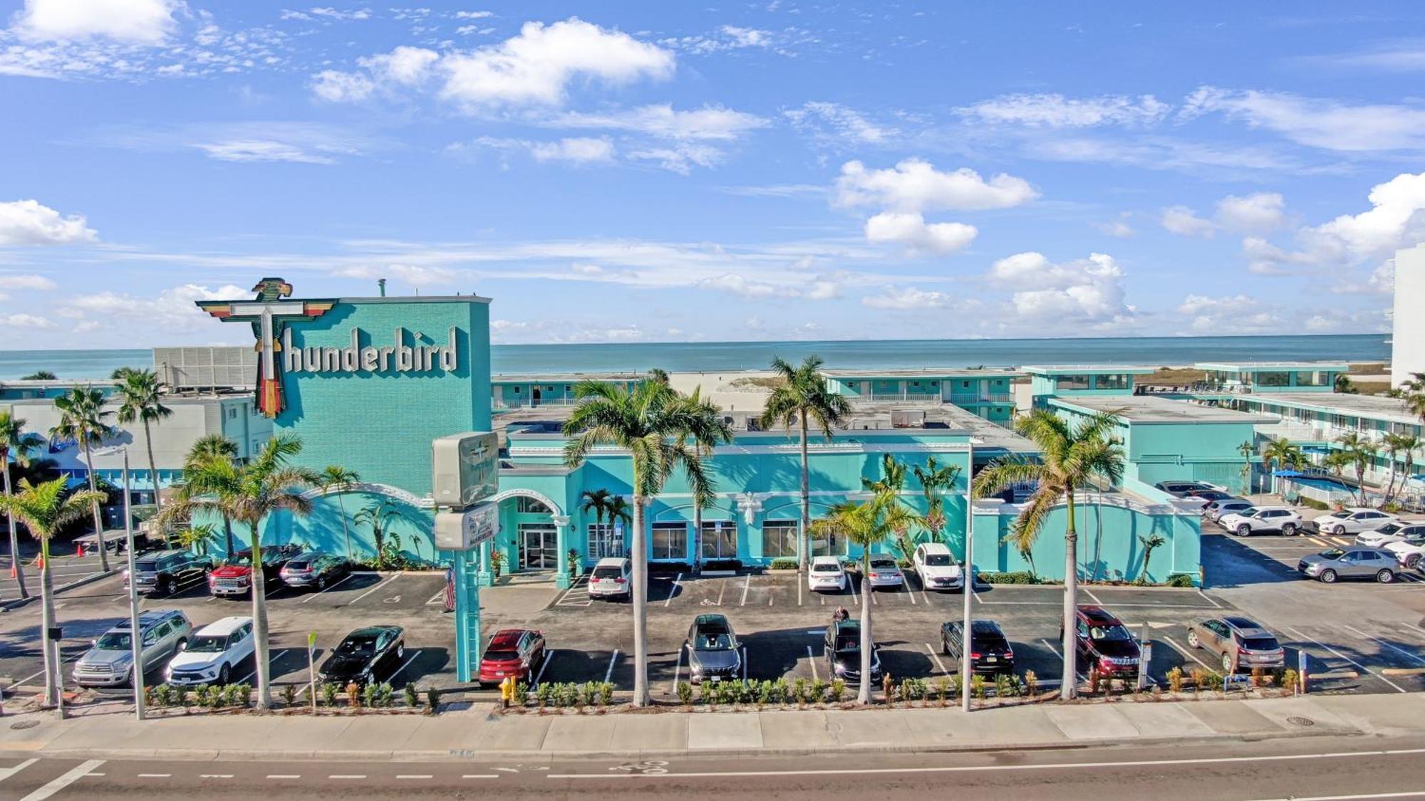Thunderbird Beach Resort Treasure Island Extérieur photo
