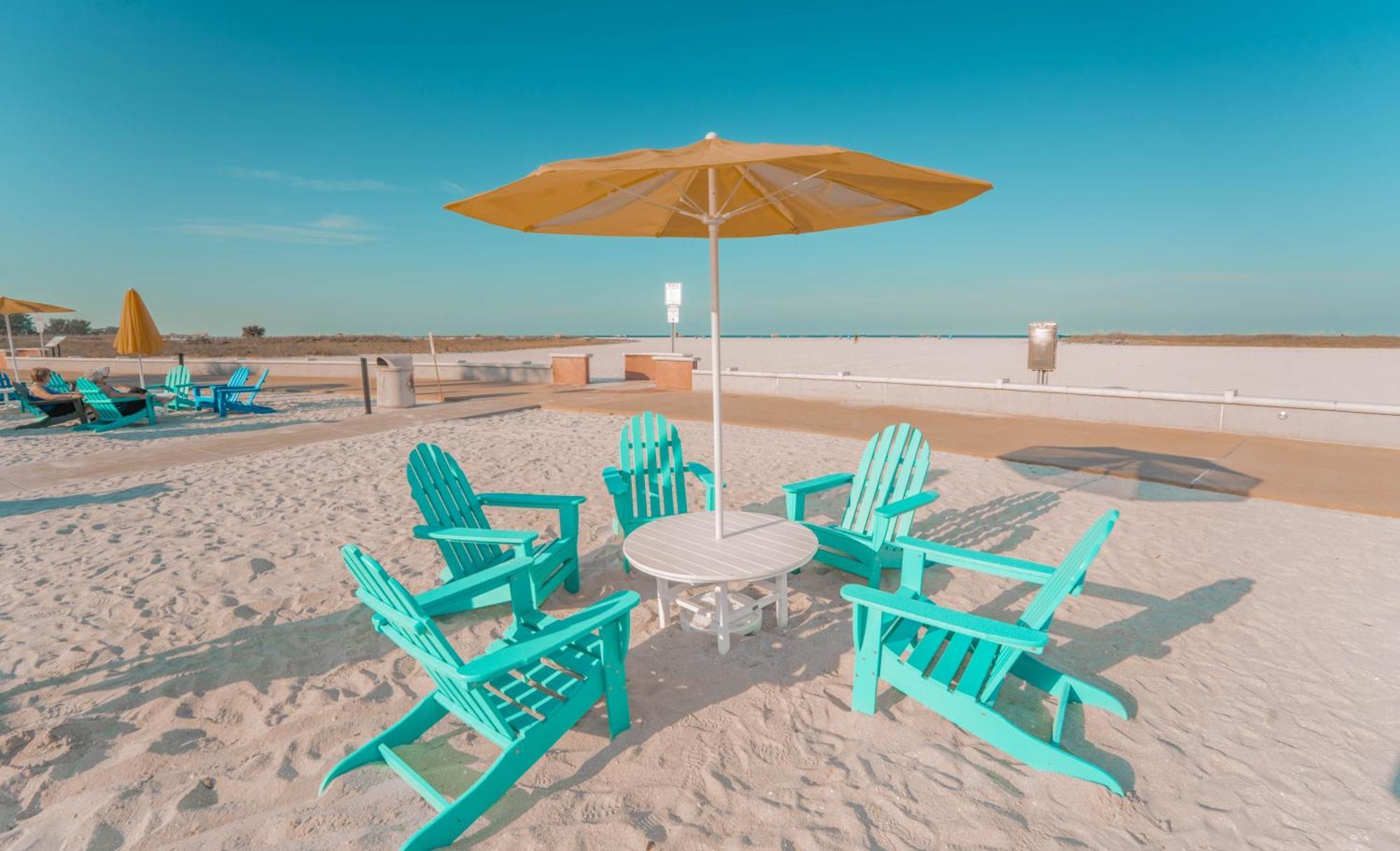 Thunderbird Beach Resort Treasure Island Extérieur photo